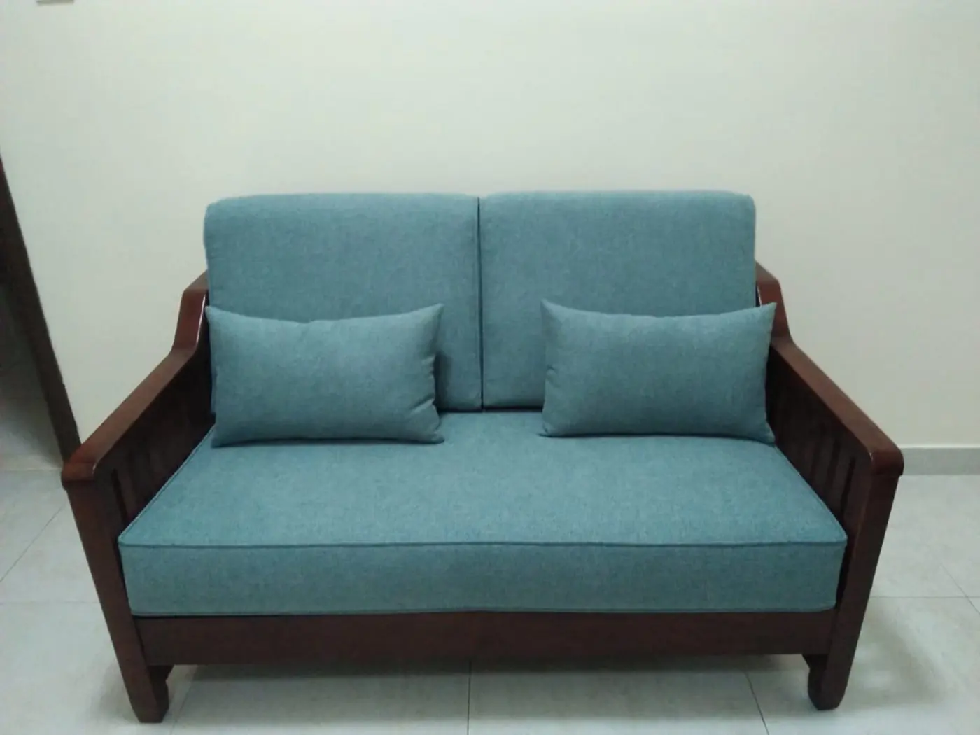 Customized majlis, sofa and bedroom furniture built and upholstered in Al Noor's Sharjah workshop — project 25